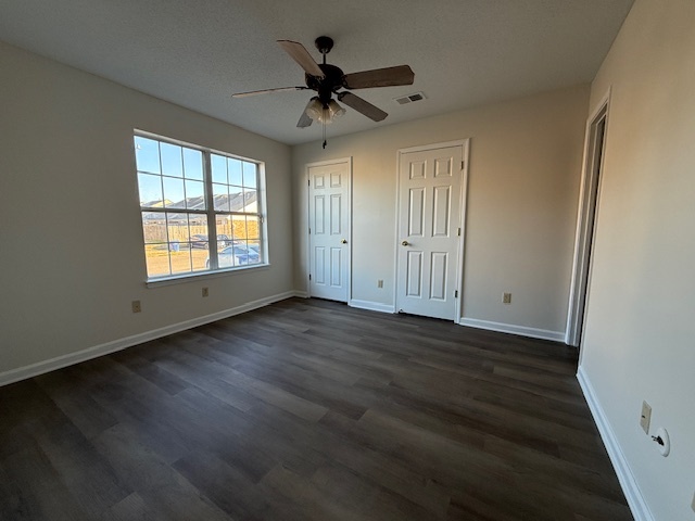 Foto del edificio - 7453 Perrin Ln