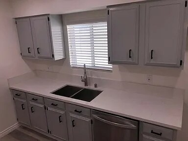 Foto del edificio - 10628 Beak Ave