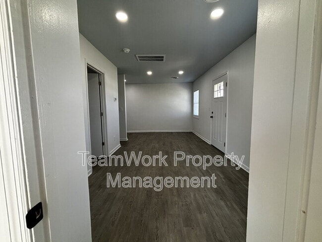 Photo - 3011 Terry Dr Apartment