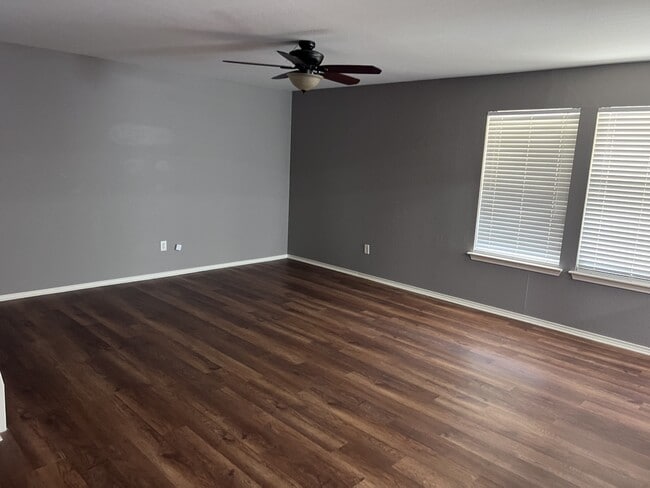 Building Photo - 9411 Rainbow Creek