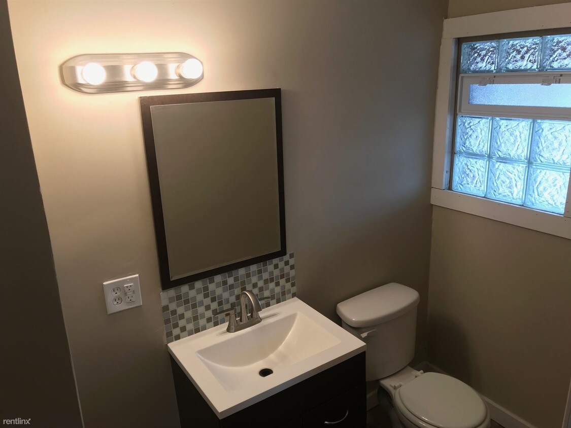 19 Liberty St, Pontiac, MI 48341 Condo for Rent in Pontiac, MI