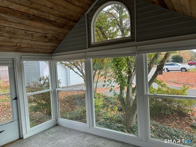 Foto del edificio - 140 Flagg Rd