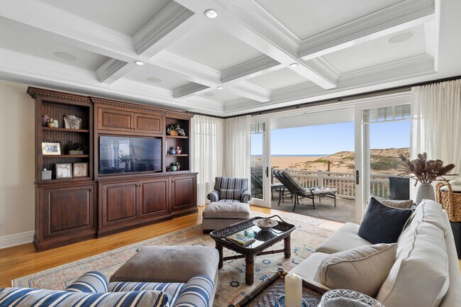 Foto del edificio - 1550 E Oceanfront