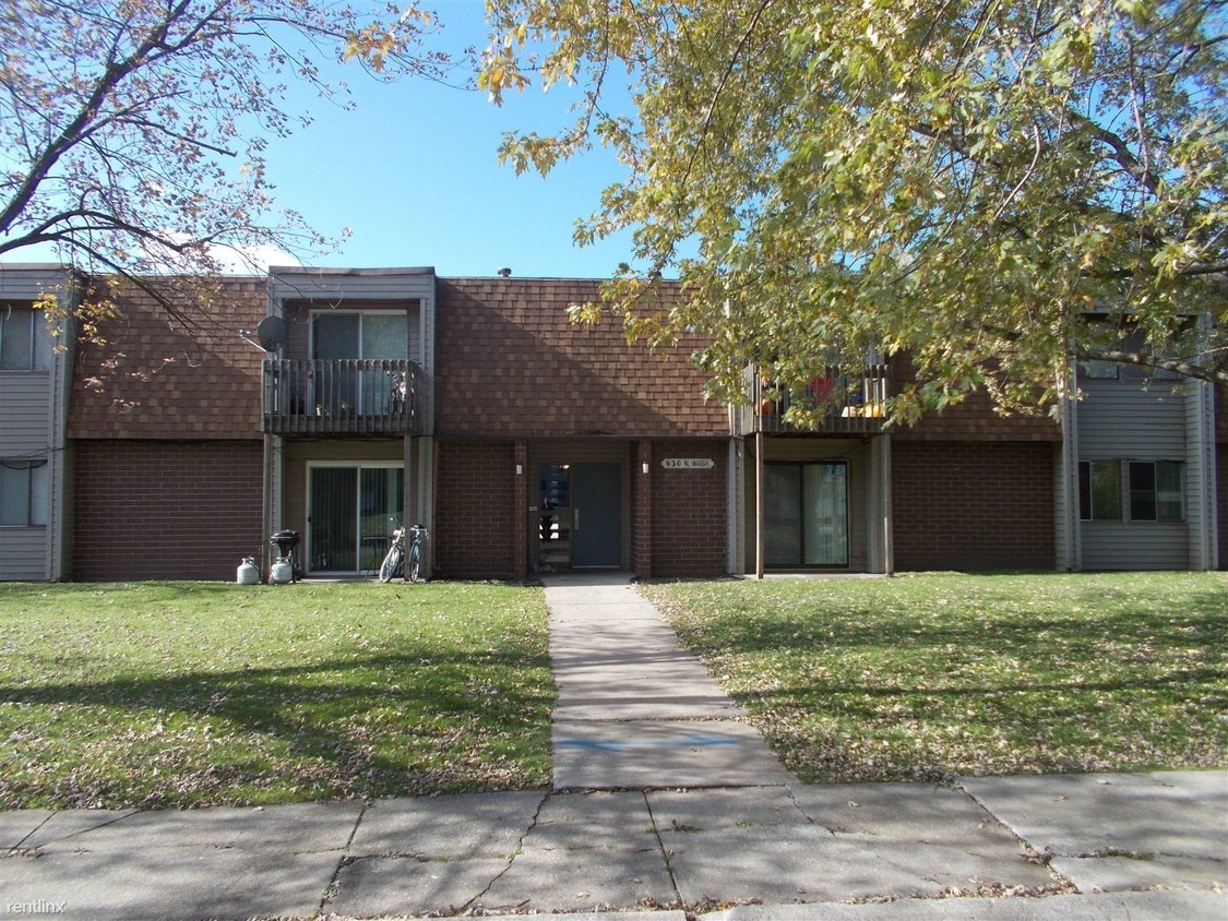 Primary Photo - 704 W 40th Pl