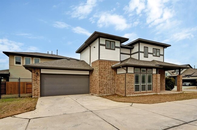 Building Photo - 8003 Orizzonte St