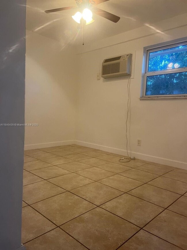 Building Photo - 1124 NW 2nd St