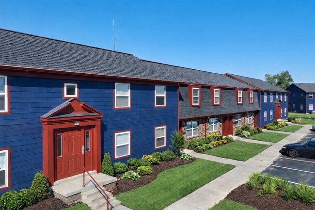 Building Photo - Spanish Oaks