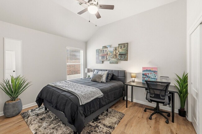 Building Photo - 12001 Dessau Rd