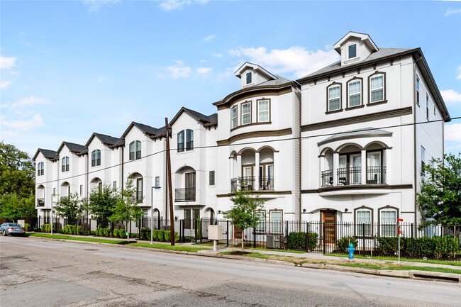 Building Photo - 211 Milby St