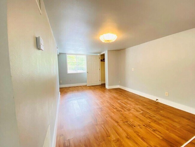 Foto del edificio - 2102 Brackenridge St