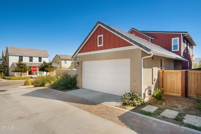 Building Photo - 10537 San Bruno St