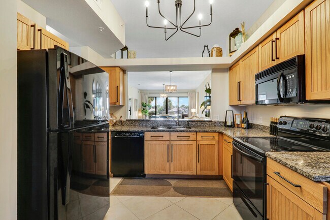 Foto del edificio - 370 Golfview Rd
