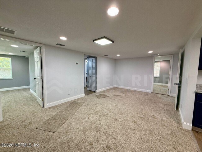 Foto del edificio - 403 Highland Ave S