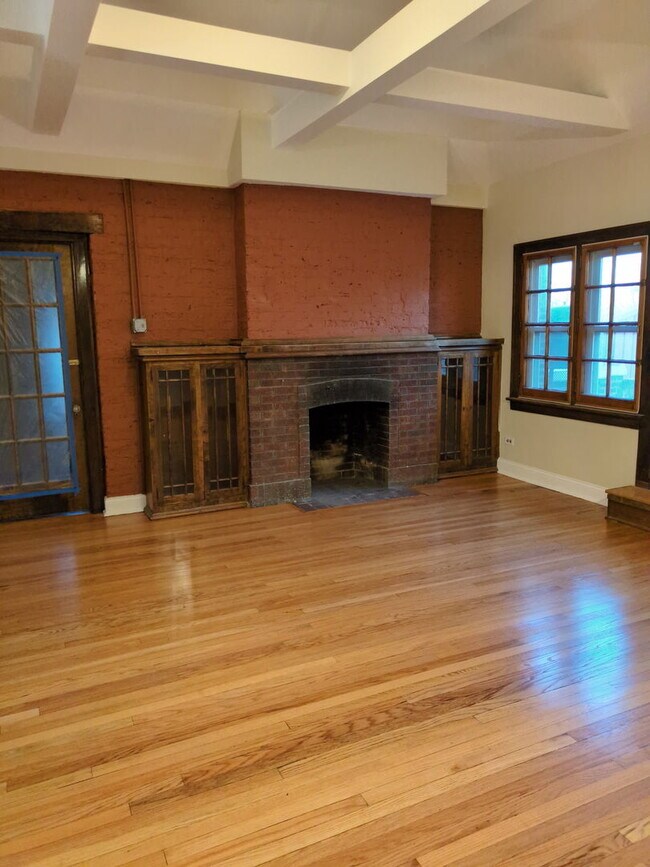 Foto del edificio - 420 N Pine Ave