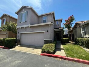 Building Photo - 301 Dragonfly Cir