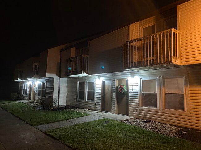 Vista de frente - 1549 Whitehall Blvd