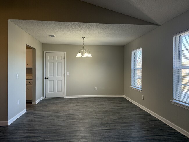 Foto del edificio - 862 Lyndsi Ln