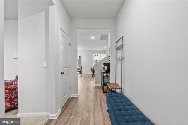 Building Photo - 109 Woodford Dr