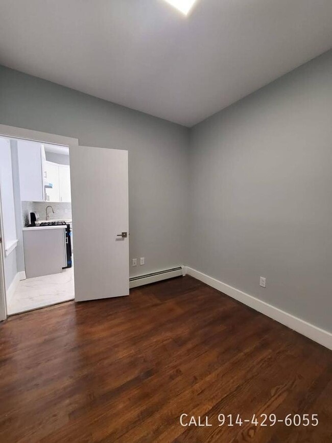 Photo - 114 S 6th Ave Apartment