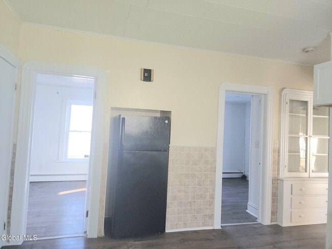 Building Photo - 1008 Helderberg Ave