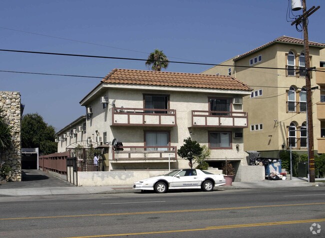 Foto del edificio - 5657 Laurel Canyon Blvd
