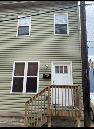 Building Photo - 3951 Clement Way