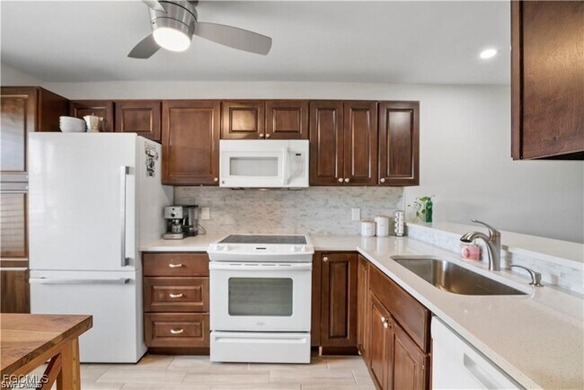 Foto del edificio - 4608 SE 4th Pl