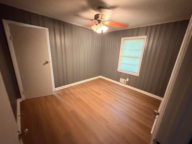 Building Photo - 5696 Brenda Dr