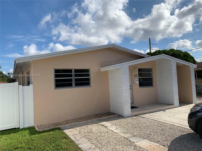 Foto del edificio - 5321 NW 3rd St