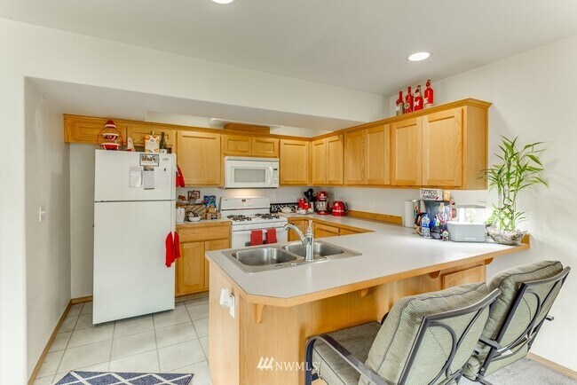 Building Photo - 531 Pecks Dr