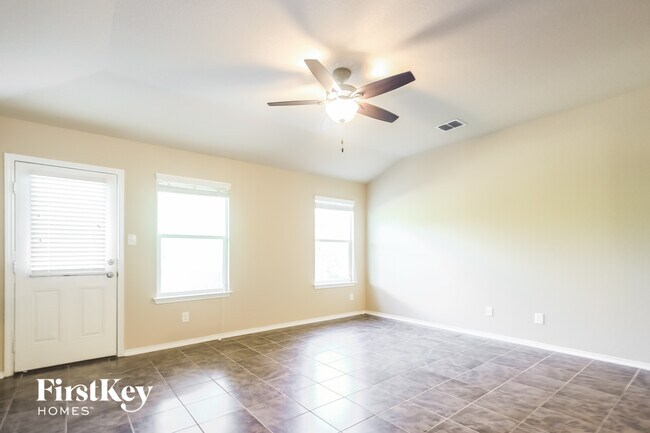 Foto del edificio - 2115 Emerald Edge