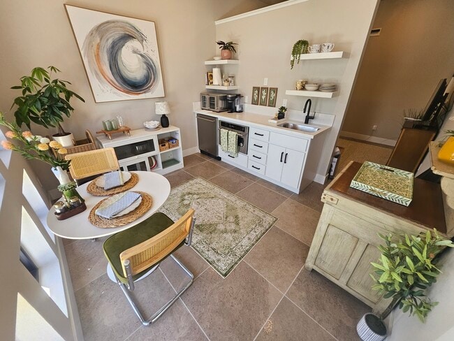 Building Photo - 143 8th St