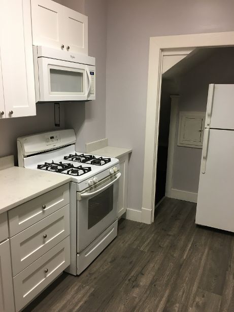 kitchen - 1504 Hillsdale Ave