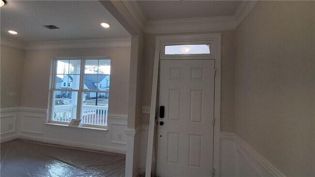 Building Photo - 6836 Benjamin Dr