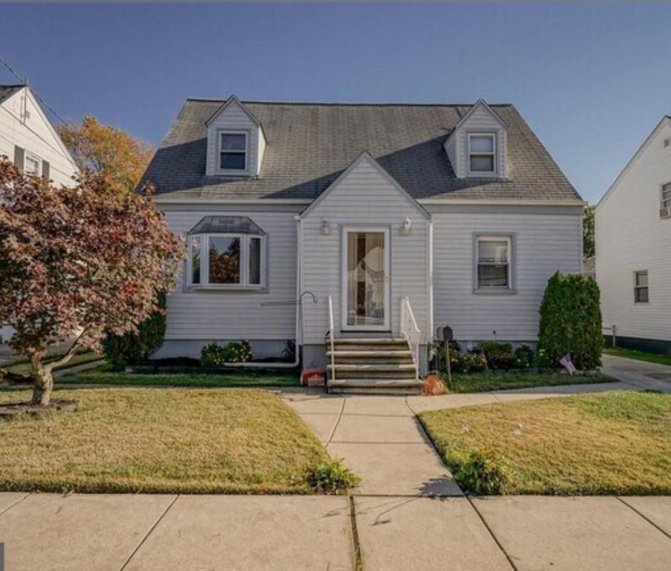 Primary Photo - 1113 Logan Ave