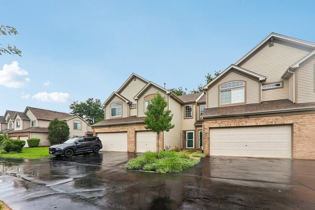 Building Photo - 984 Park Hill Cir