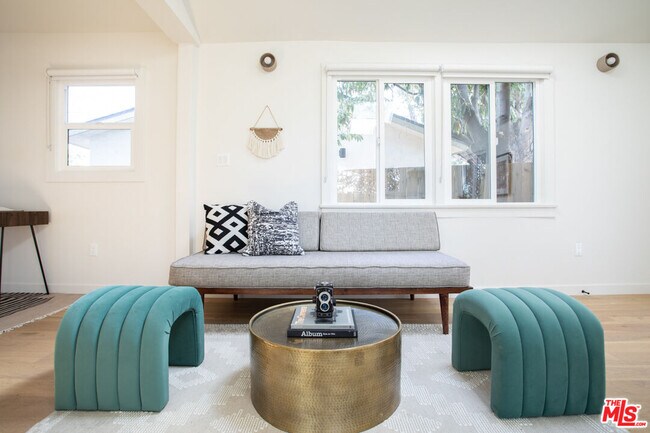 Foto del edificio - 125 Hackett Pl