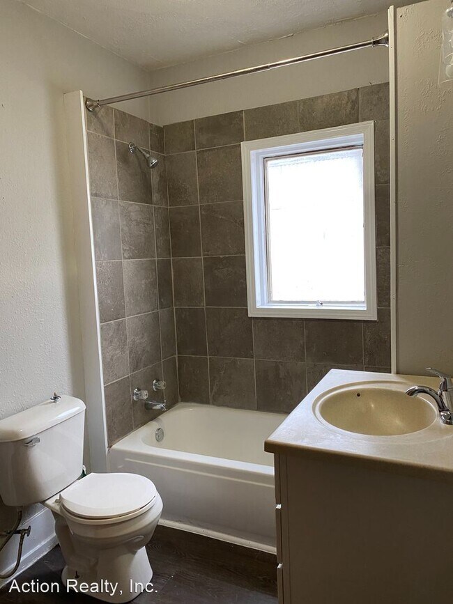 Building Photo - 4 br, 1 bath House - 2104 4th Ave S