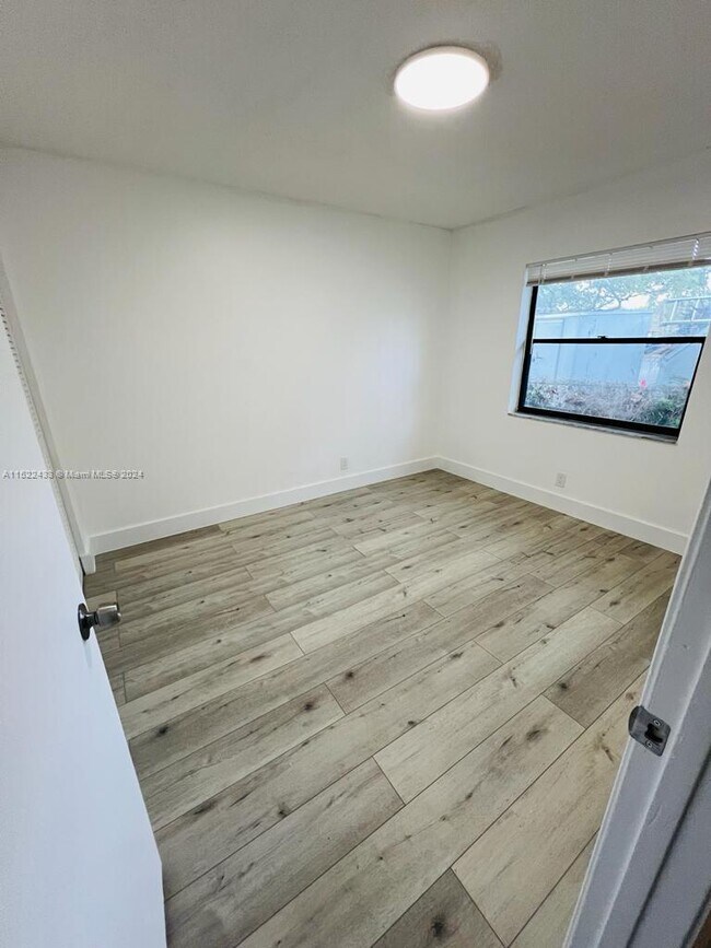 Foto del edificio - 21 SE 4th Terrace