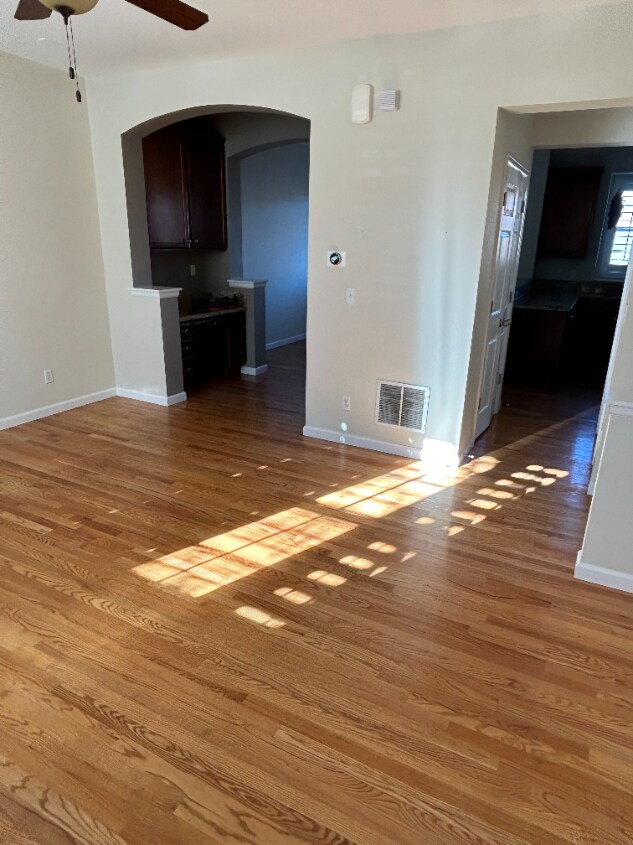 Foto del edificio - Great Lowry Townhome!
