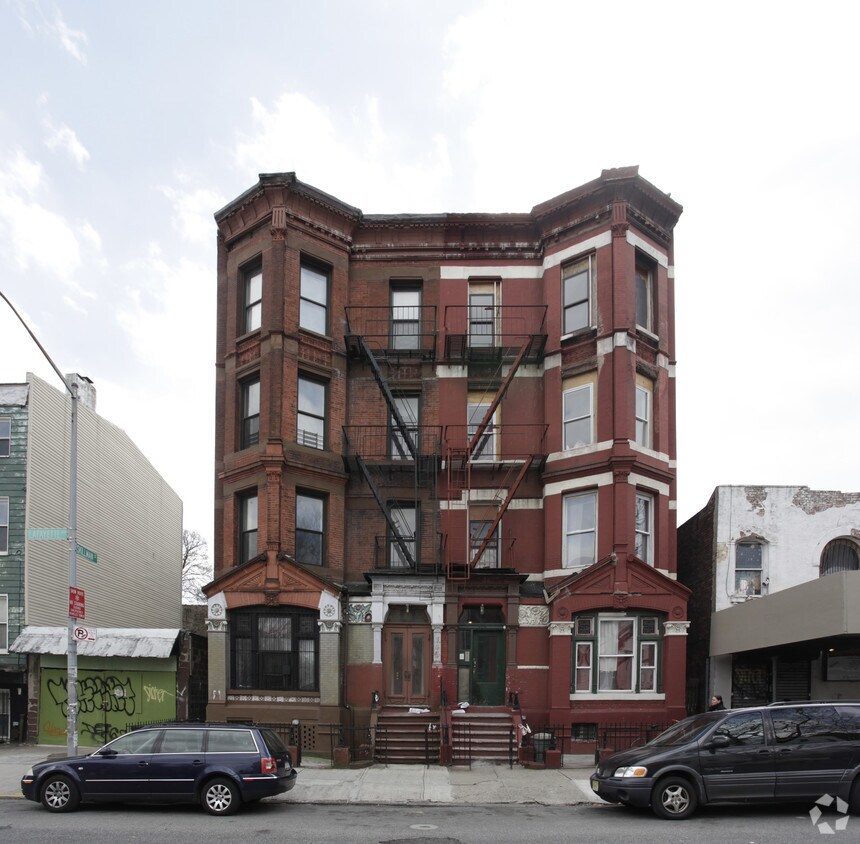 Building Photo - 472 Lafayette Ave