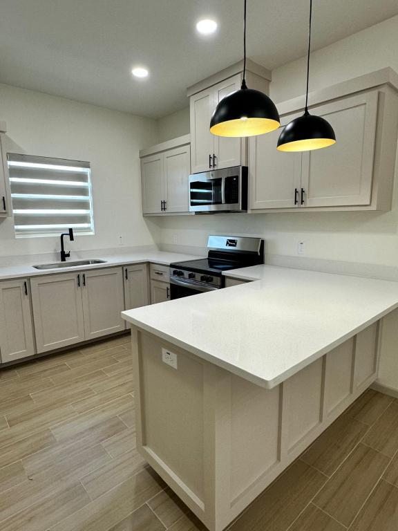 Building Photo - 2100 E San Andrea St