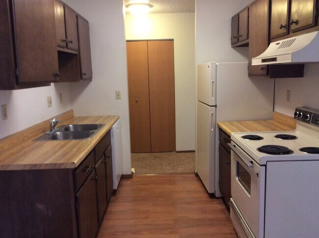 Building Photo - Ground floor 1 bed, 1 bath