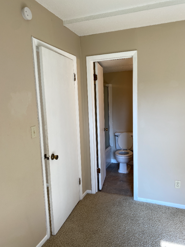 Building Photo - 2125 Quail Creek Dr