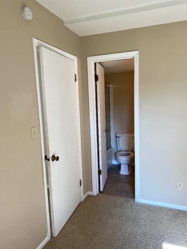 Foto del edificio - 2125 Quail Creek Dr