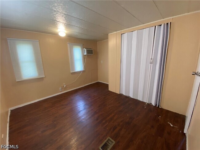 Foto del edificio - 2211 Cantor Ln