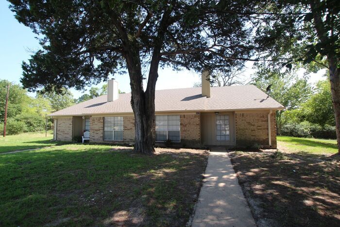 Primary Photo - Remodeled 3 Bedroom, 2 Bathroom Duplex in ...