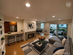 Building Photo - 1124 N La Cienega Blvd