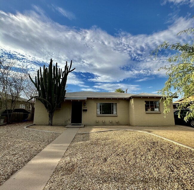 Building Photo - 2942 W Butler Dr