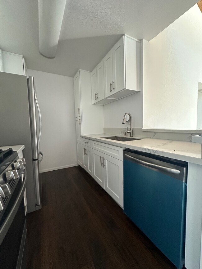 Building Photo - 20134 Leadwell St